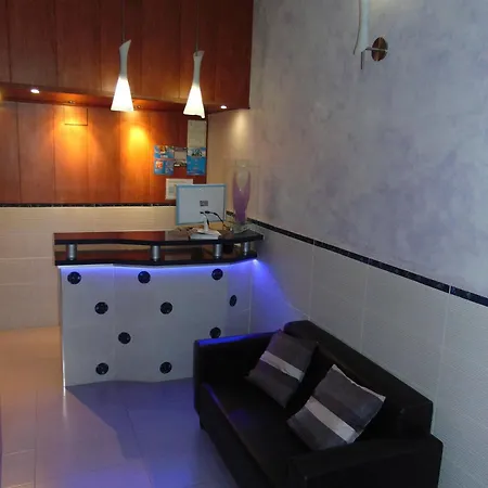 Libertador Hotel *